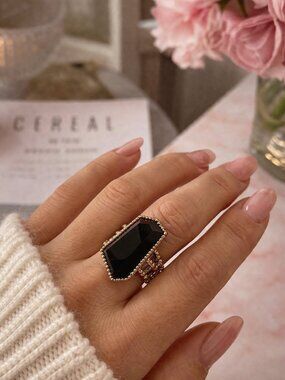 Adjustable Gold-Tone Black Stone Expansion Band Cocktail Ring